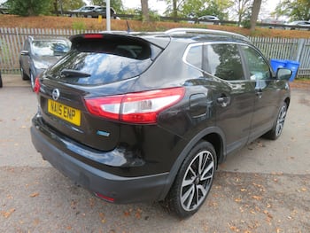 Used Nissan Qashqai 2015 for sale - 79792849: Photo