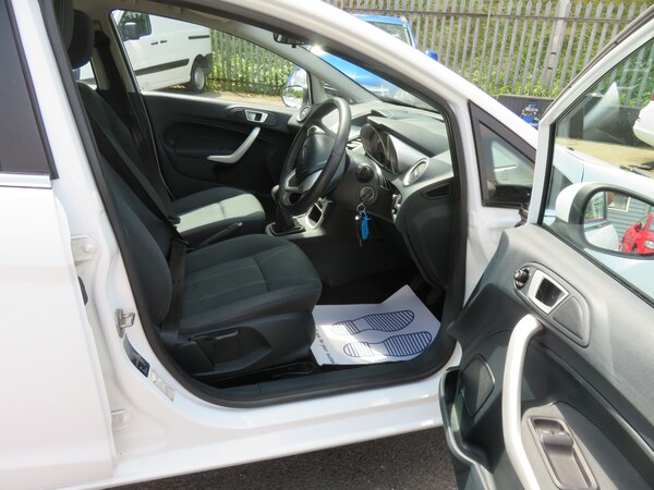Used Ford Fiesta 2012 for sale - 74943617: Photo 9