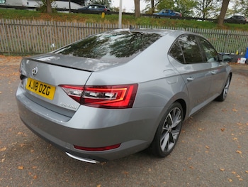 Used Skoda Superb 2018 for sale - 76246303: Photo