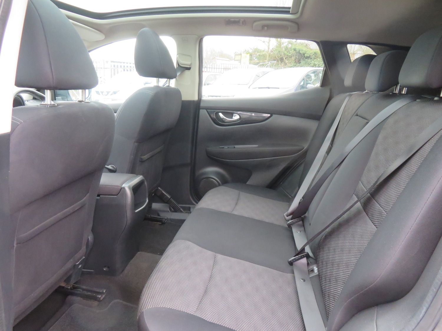 Used Nissan Qashqai 2015 for sale - 77632223: Photo 12