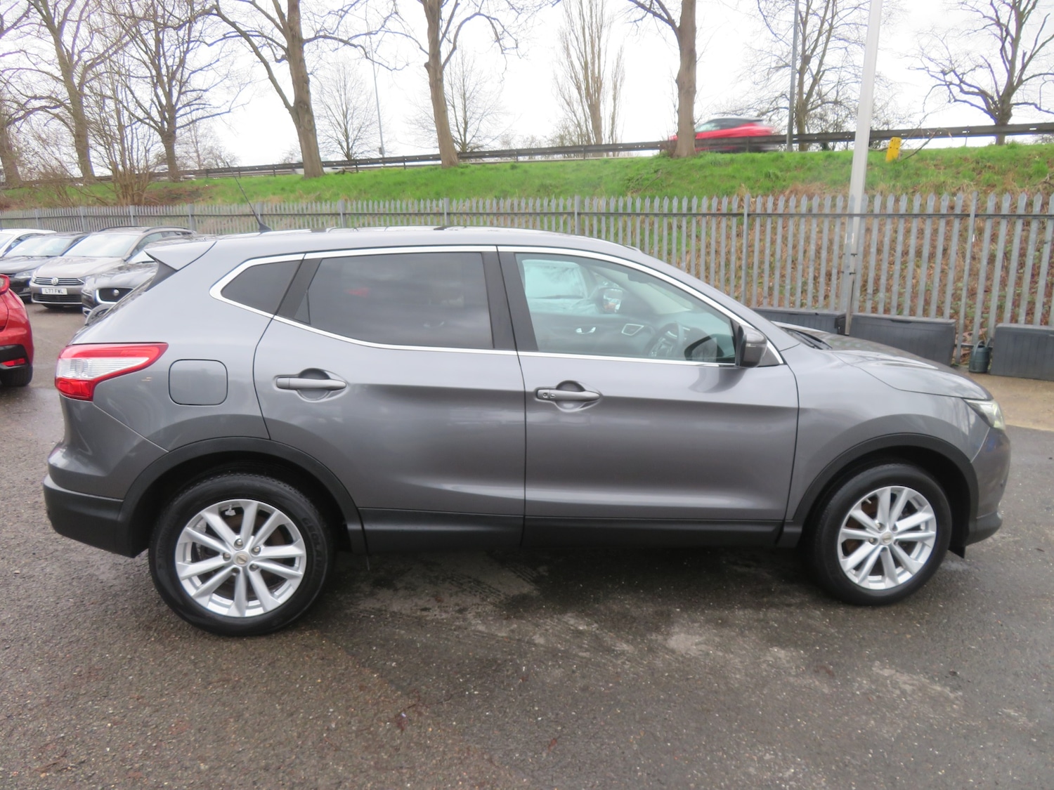 Used Nissan Qashqai 2015 for sale - 77632223: Photo 3