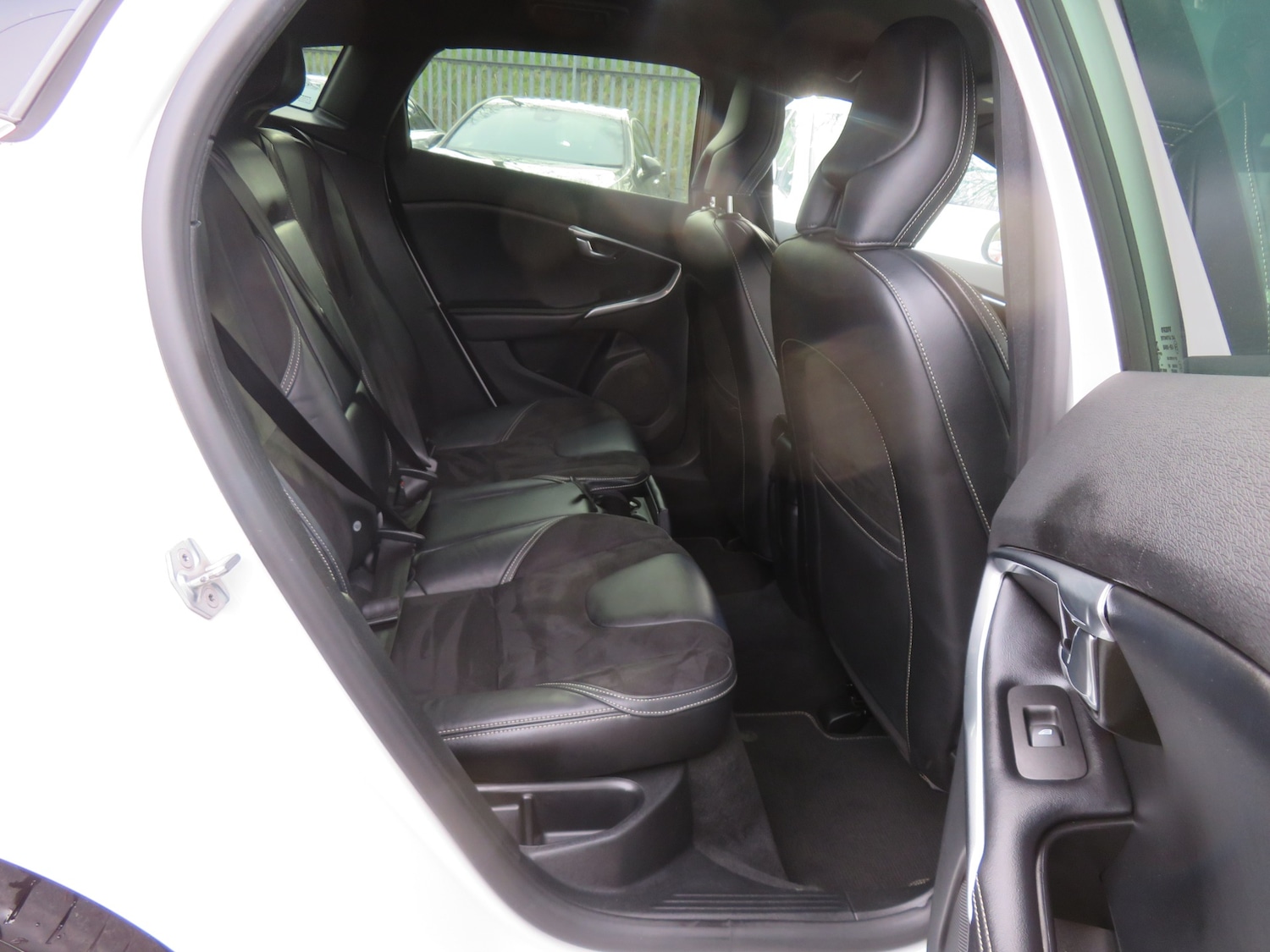 Used Volvo V40 2017 for sale - 77584716: Photo 10