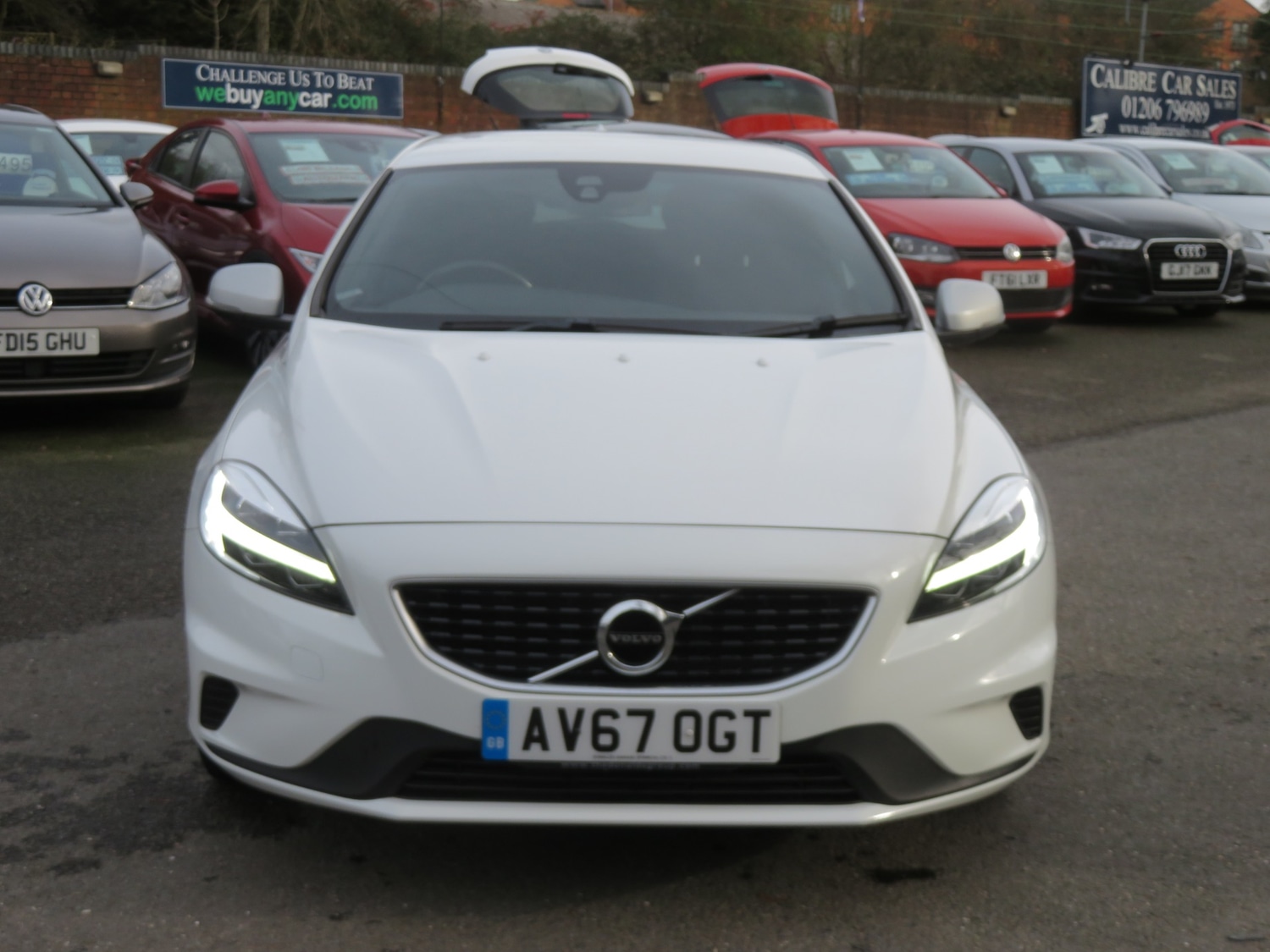 Used Volvo V40 2017 for sale - 77584716: Photo 2