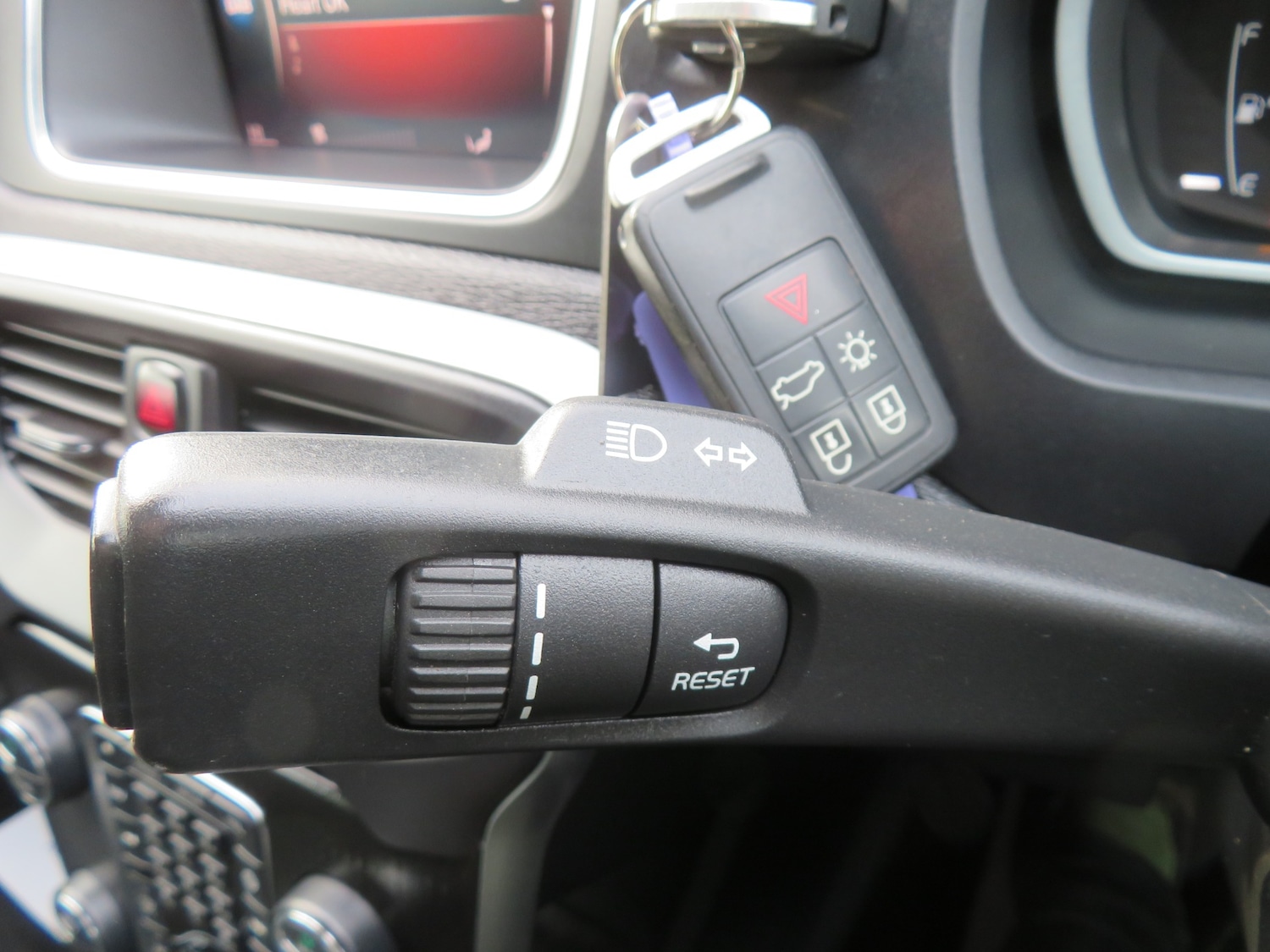 Used Volvo V40 2017 for sale - 77584716: Photo 28