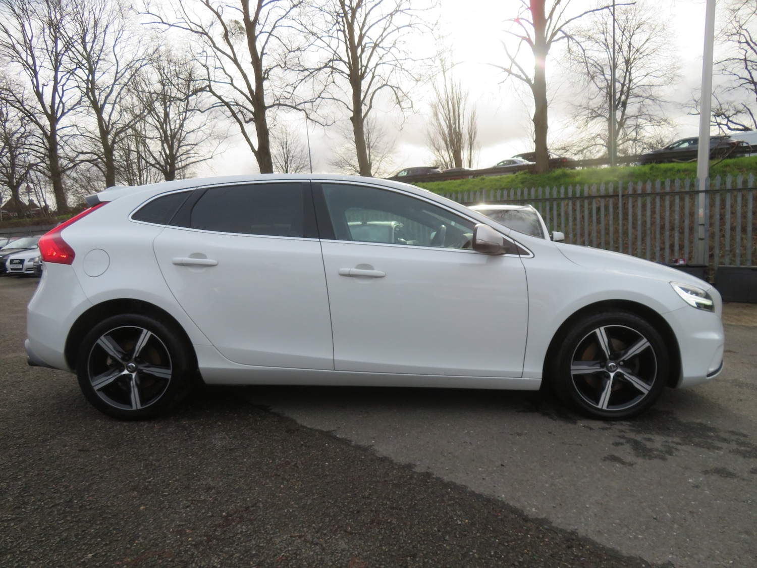 Used Volvo V40 2017 for sale - 77584716: Photo 3