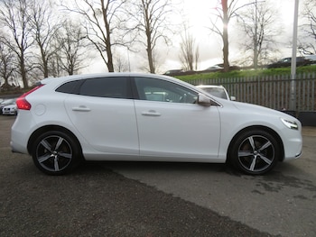 Used Volvo V40 2017 for sale - 77584716: Photo