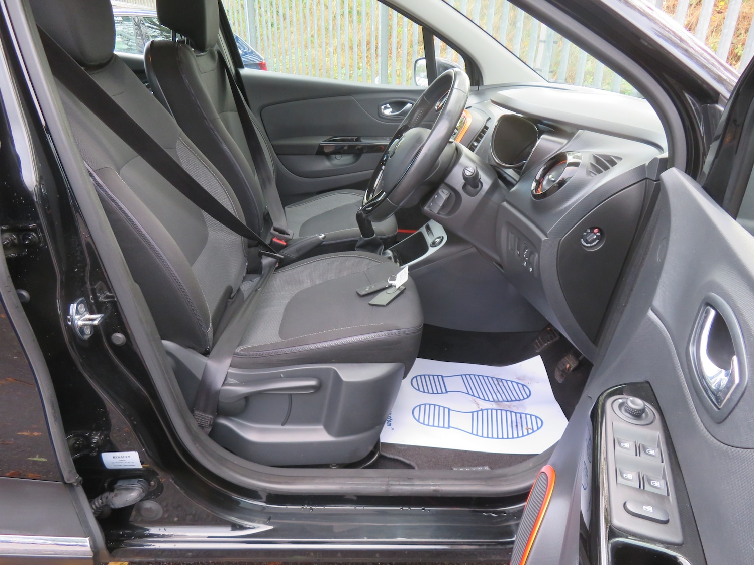 Used Renault Captur 2015 for sale - 76358375: Photo 11