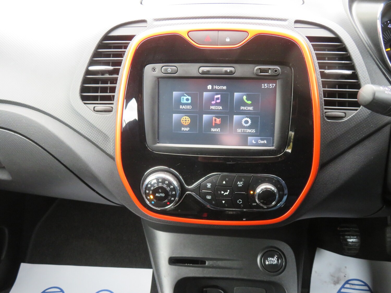 Used Renault Captur 2015 for sale - 76358375: Photo 17