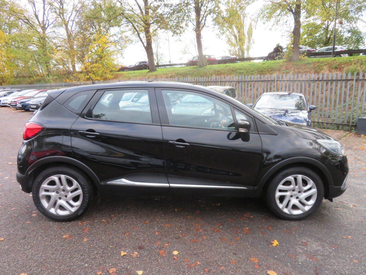 Used Renault Captur 2015 for sale - 76358375: Photo 3
