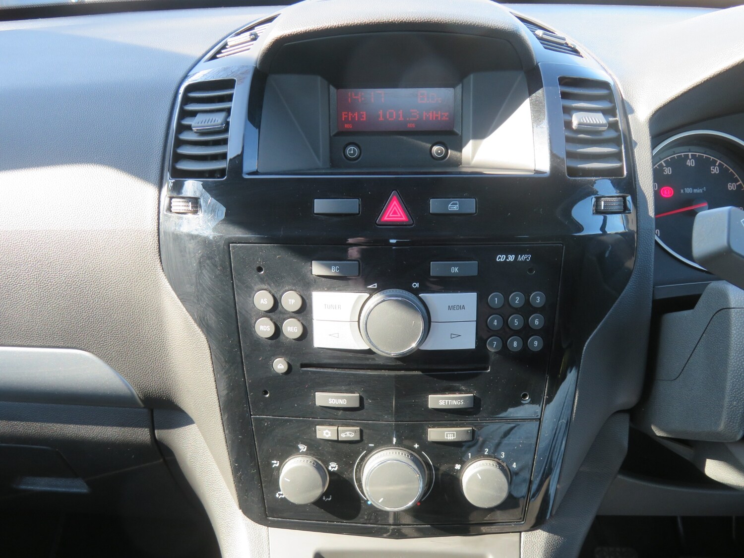 Used Vauxhall Zafira 2013 for sale - 77976900: Photo 15