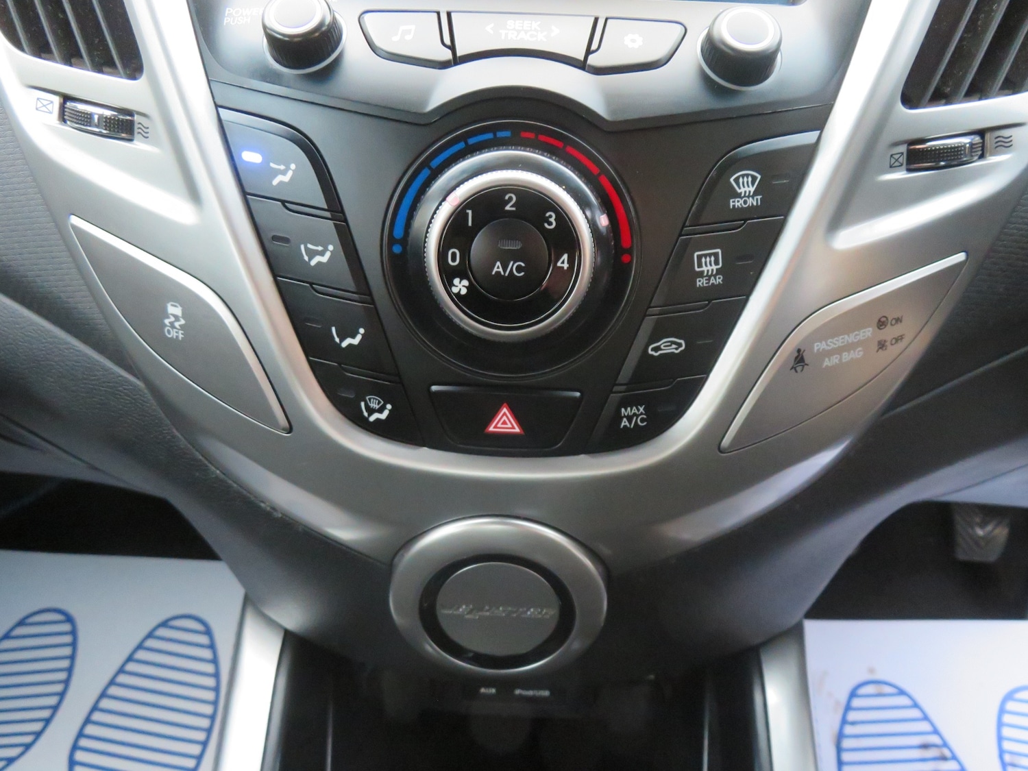 Used Hyundai Veloster 2014 for sale - 76431107: Photo 17