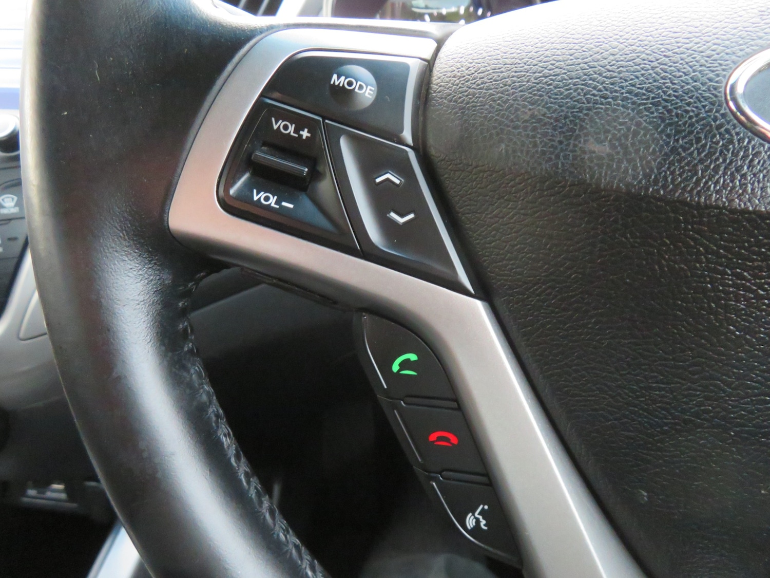 Used Hyundai Veloster 2014 for sale - 76431107: Photo 24