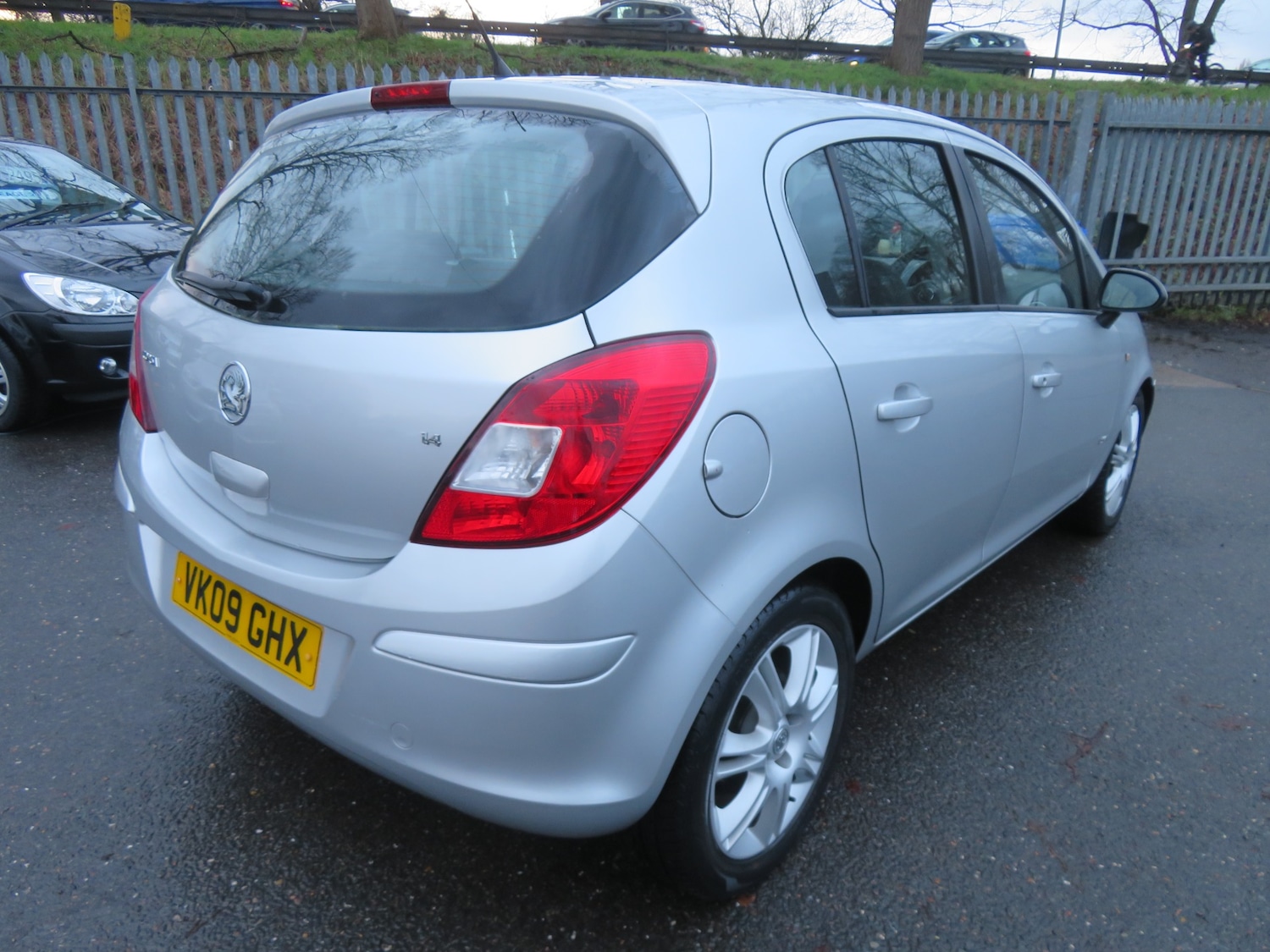 Used Vauxhall Corsa 2009 for sale - 77303817: Photo 4