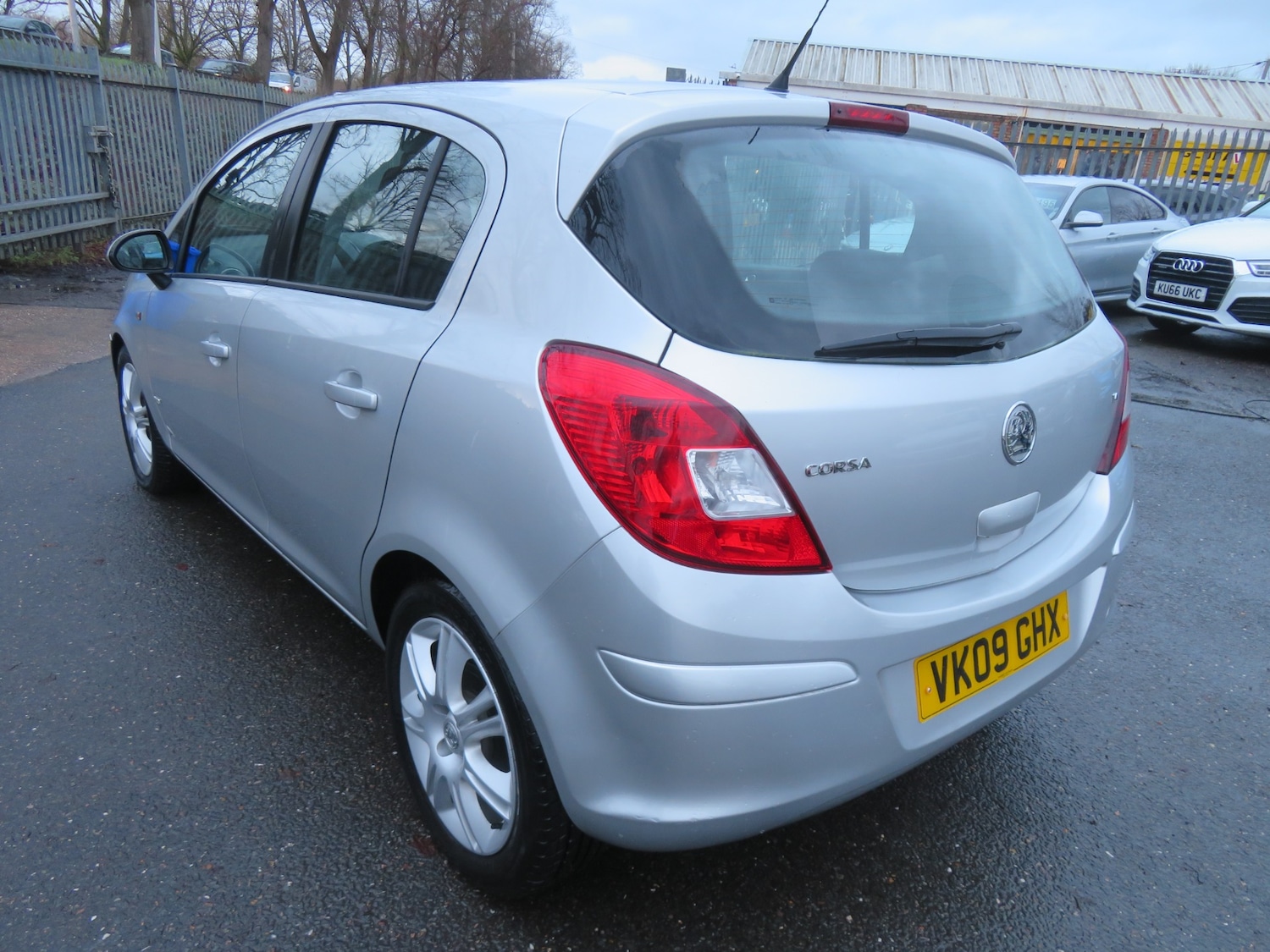 Used Vauxhall Corsa 2009 for sale - 77303817: Photo 6
