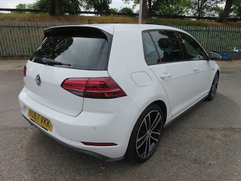 Used Volkswagen Golf 2017 for sale - 75325801: Photo