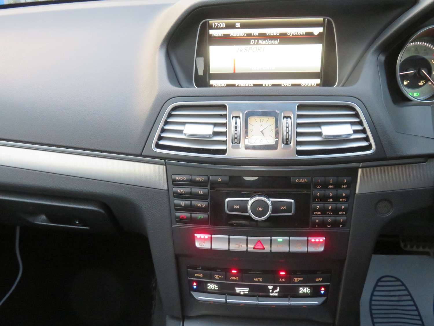 Used Mercedes-Benz E Class 2014 for sale - 76497598: Photo 16