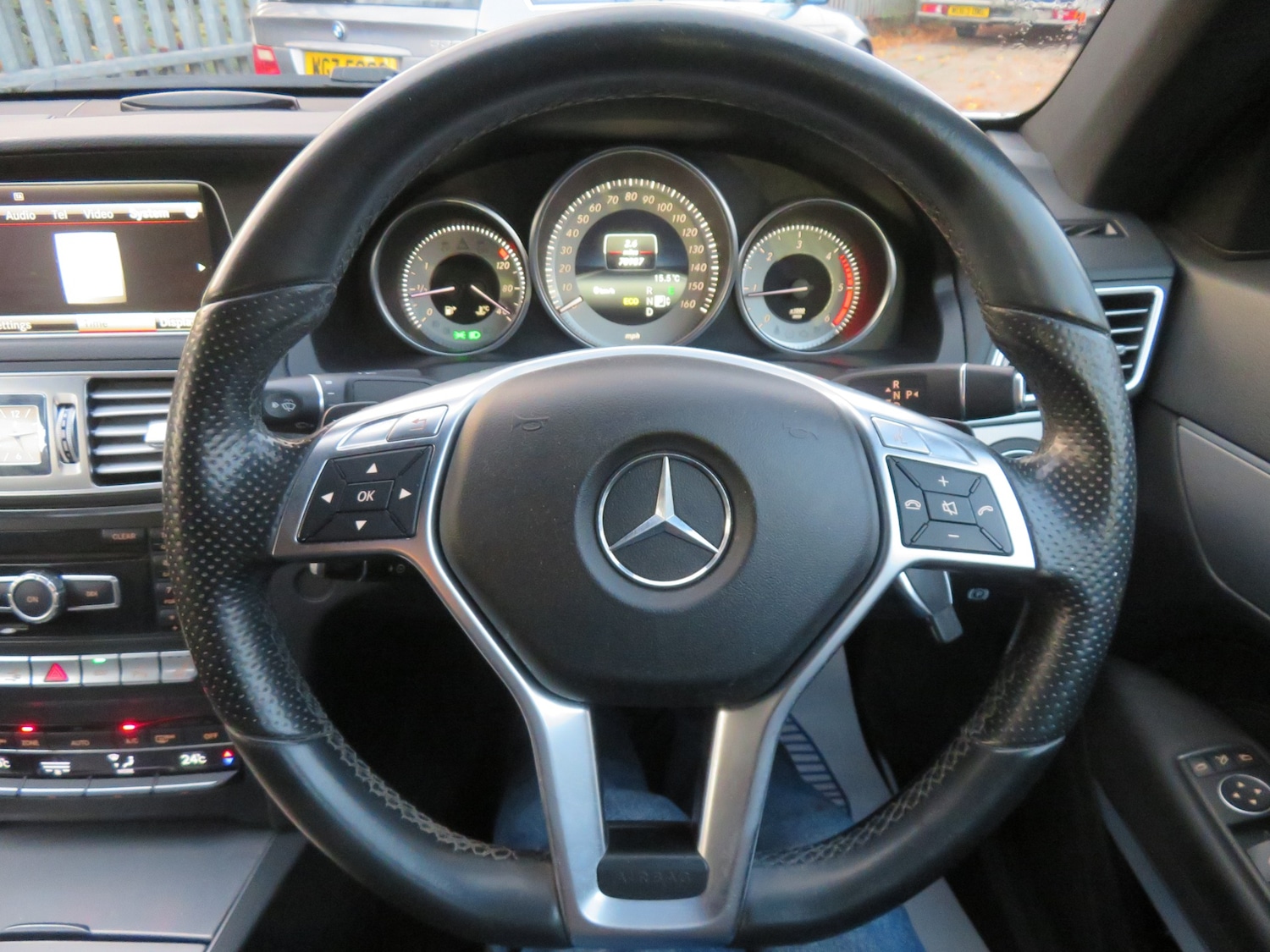 Used Mercedes-Benz E Class 2014 for sale - 76497598: Photo 21