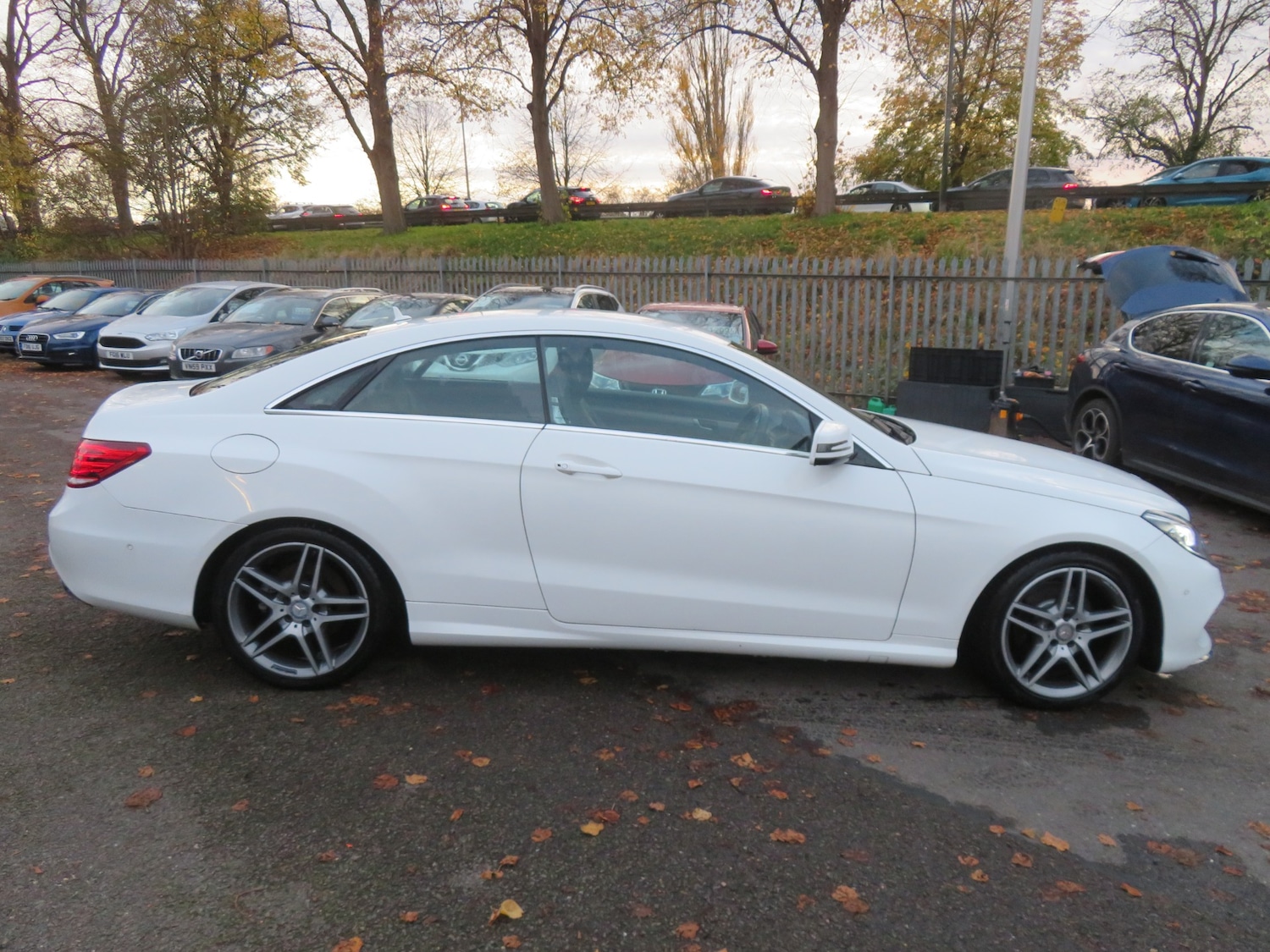 Used Mercedes-Benz E Class 2014 for sale - 76497598: Photo 3