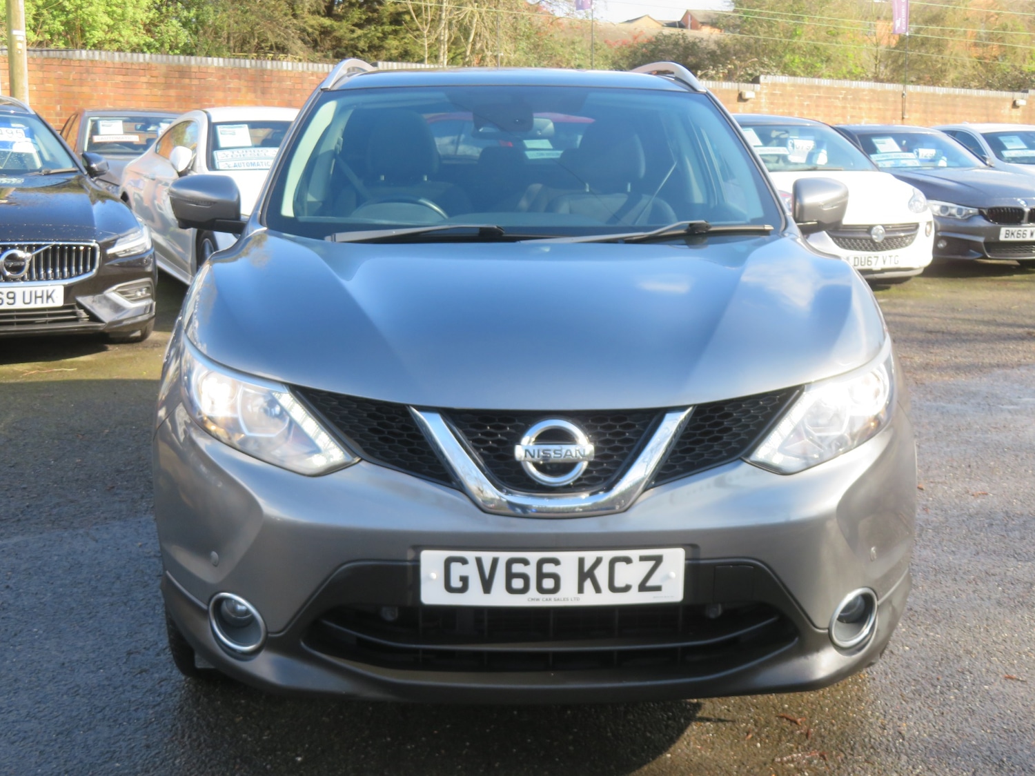 Used Nissan Qashqai 2017 for sale - 77891713: Photo 2