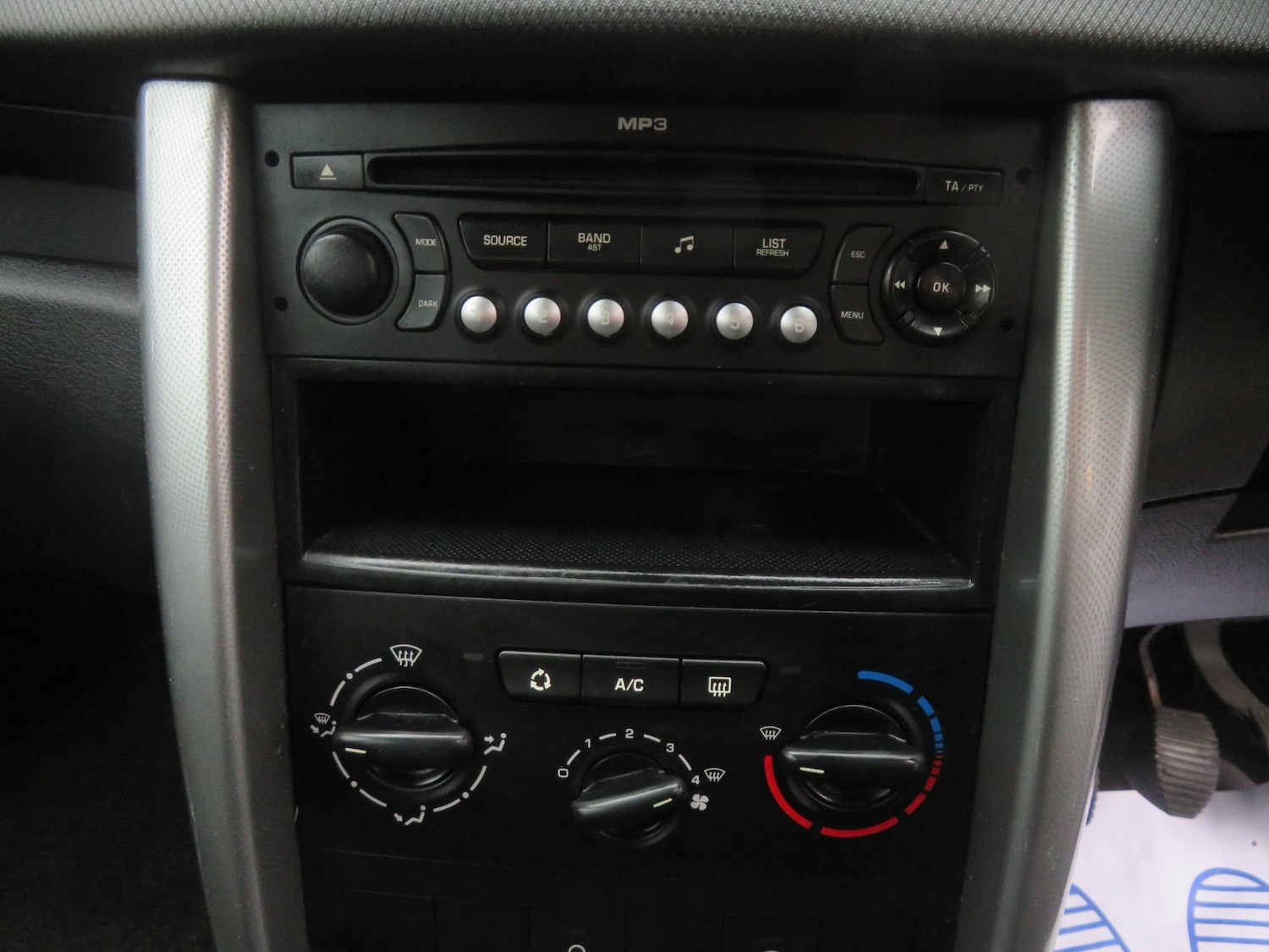 Used Peugeot 207 2009 for sale - 76958729: Photo 13