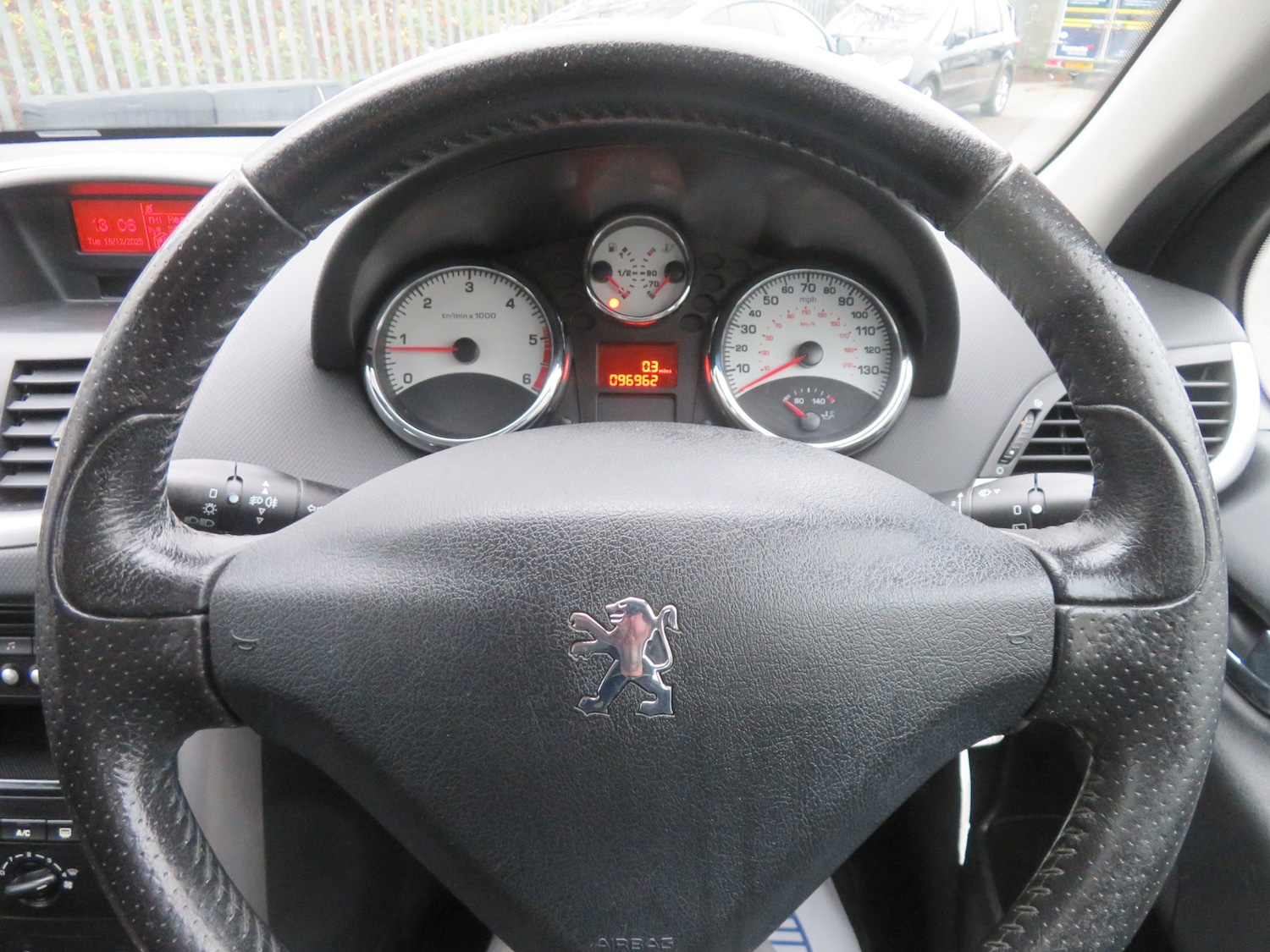 Used Peugeot 207 2009 for sale - 76958729: Photo 16