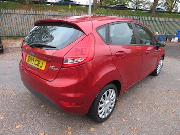 Used Ford Fiesta 2010 for sale - 76237480: Photo 4