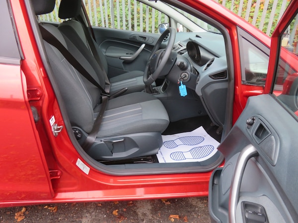 Used Ford Fiesta 2010 for sale - 76237480: Photo 9