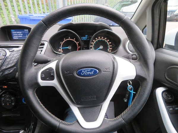 Used Ford Fiesta 2015 for sale - 76081599: Photo 19