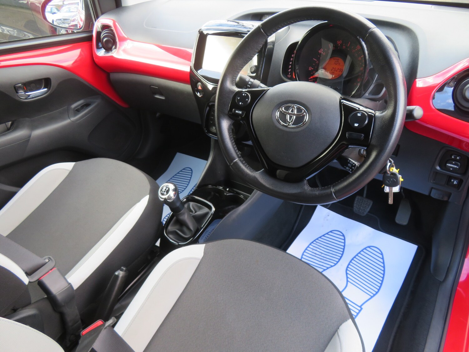 Used Toyota AYGO 2018 for sale - 77833826: Photo 13