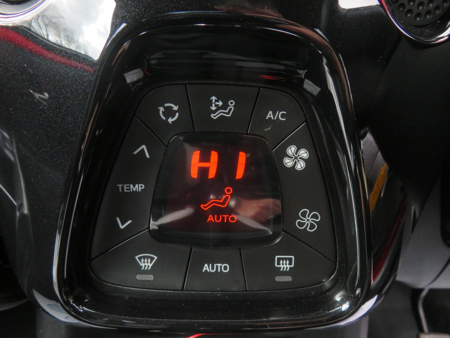 Used Toyota AYGO 2018 for sale - 77833826: Photo 19