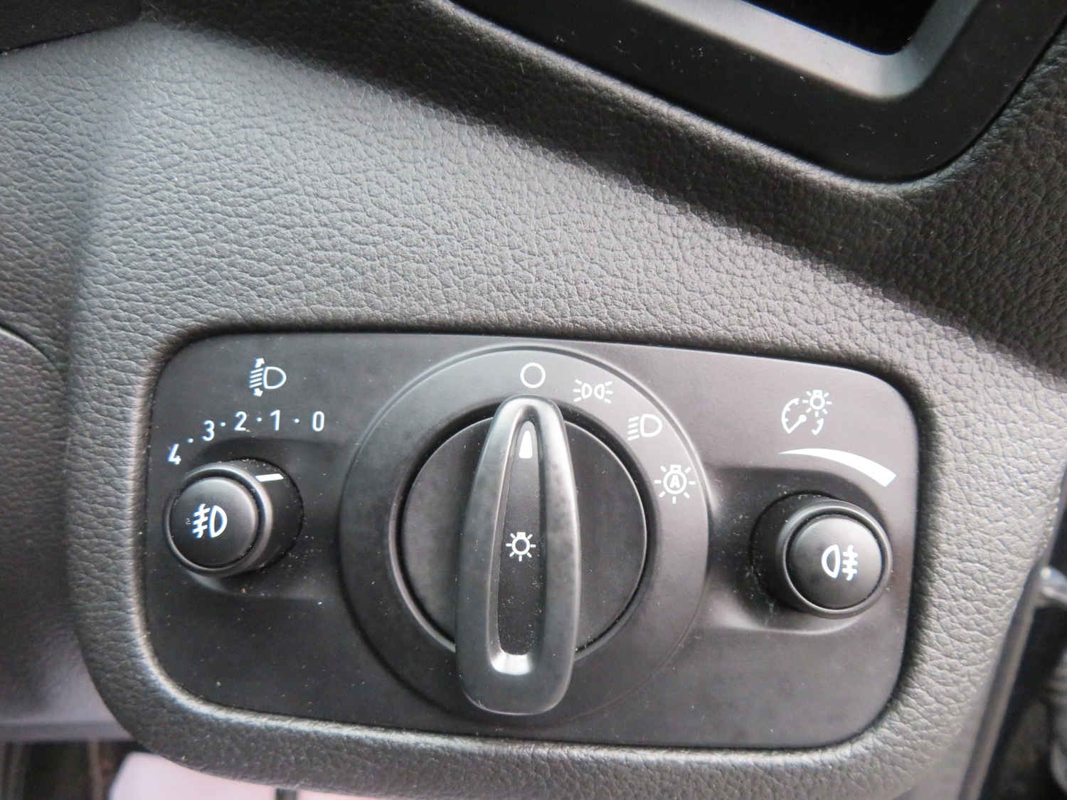 Used Ford Kuga 2016 for sale - 77812780: Photo 19