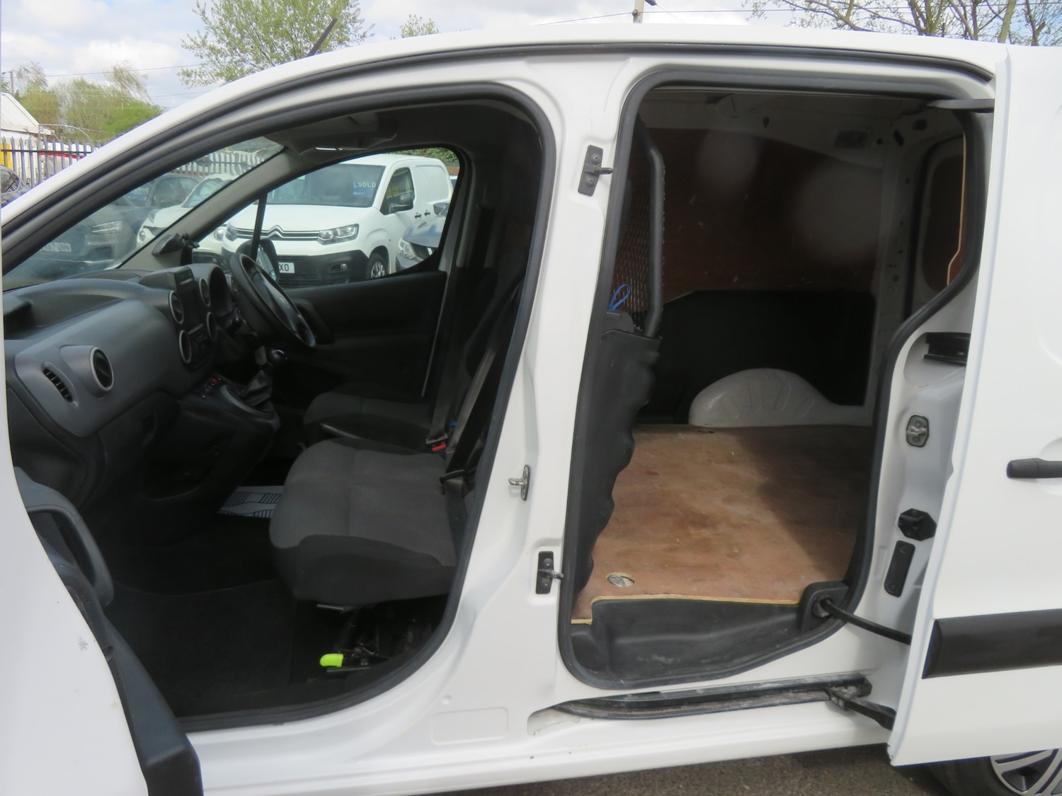 Used Peugeot Partner 2017 for sale - 78213452: Photo 12