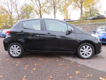 Used Toyota Yaris 2012 for sale - 76418263: Photo