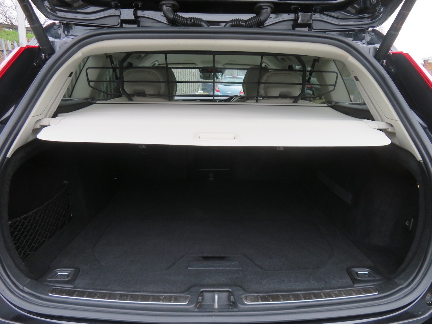 Used Volvo V60 2020 for sale - 77643970: Photo 11