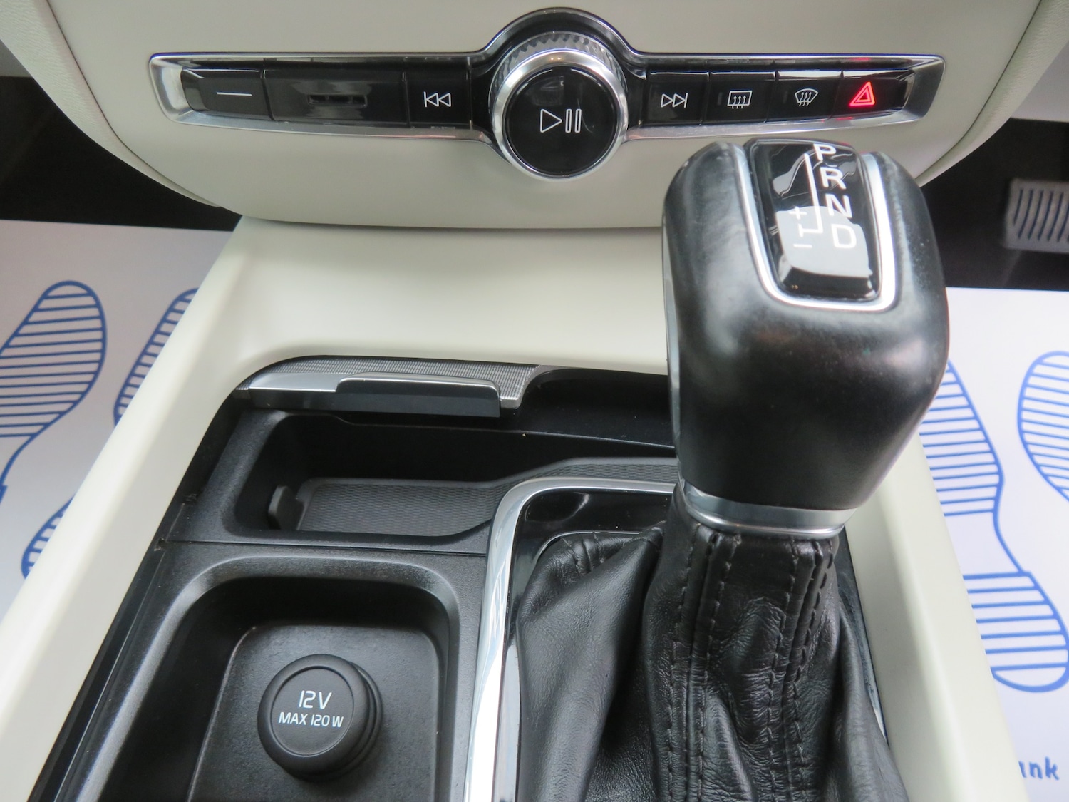 Used Volvo V60 2020 for sale - 77643970: Photo 26