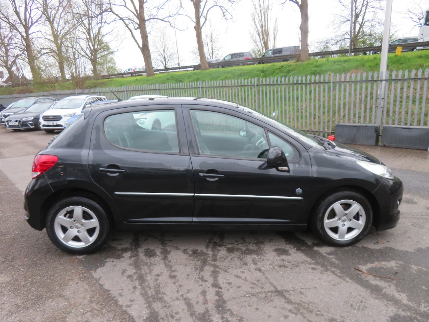 Used Peugeot 207 2011 for sale - 78085110: Photo 3