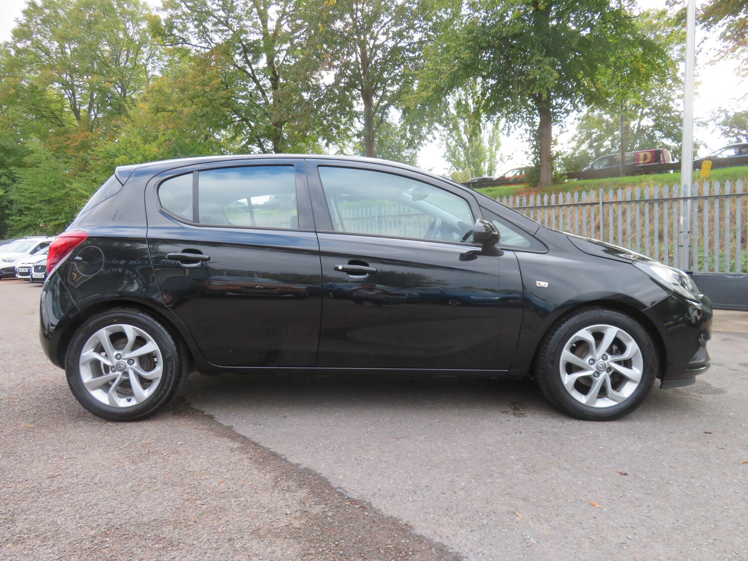 Used Vauxhall Corsa 2017 for sale - 76101314: Photo 3