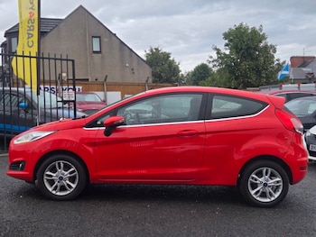 Used Ford Fiesta 2016 for sale - 76632000: Photo