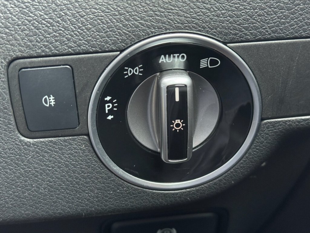 Used Mercedes-Benz A-Class 2014 for sale - 77708867: Photo 31