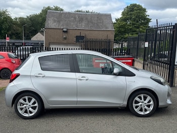 Used Toyota Yaris 2017 for sale - 79573964: Photo