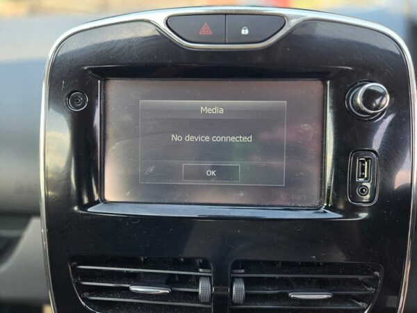 Used Renault Clio 2014 for sale - 75067642: Photo 24