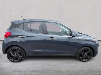Used Hyundai i10 2023 for sale - 79273280: Photo