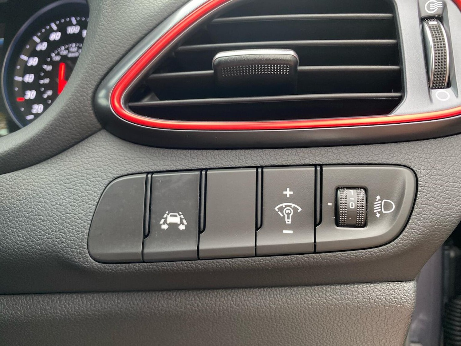 Used Hyundai i30 2019 for sale - 76300758: Photo 23