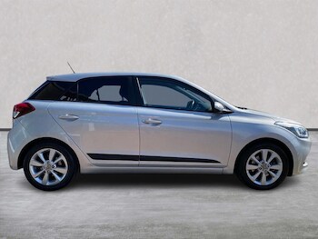 Used Hyundai i20 2017 for sale - 75497840: Photo