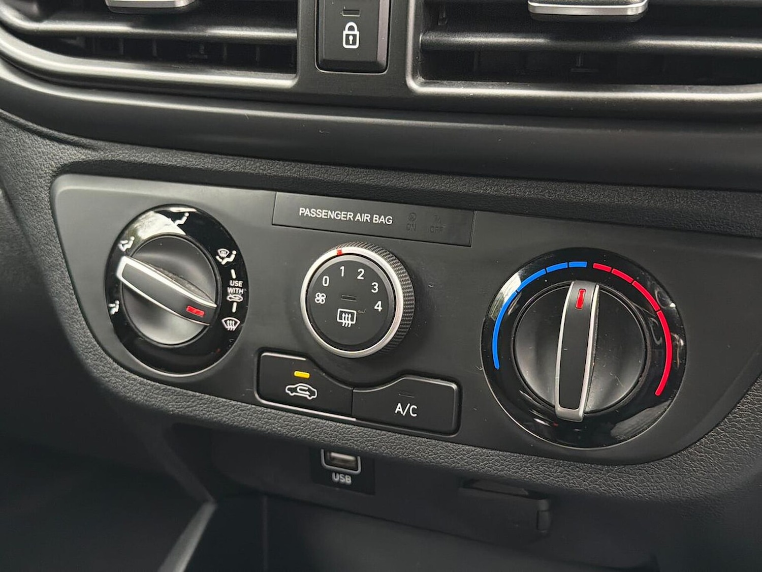 Used Hyundai i10 2022 for sale - 77872173: Photo 12