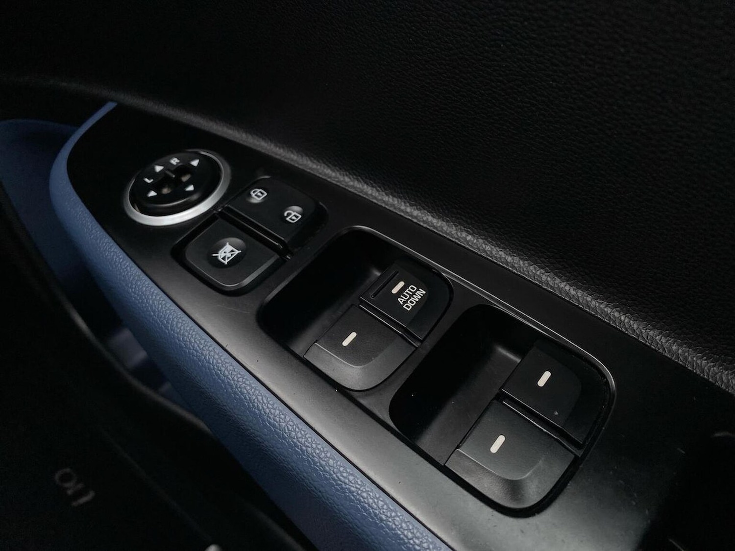 Used Hyundai i10 2016 for sale - 76437255: Photo 21