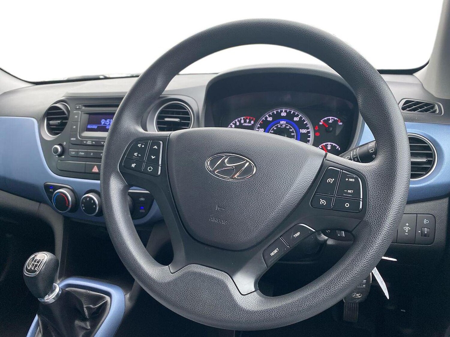 Used Hyundai i10 2016 for sale - 76437255: Photo 9