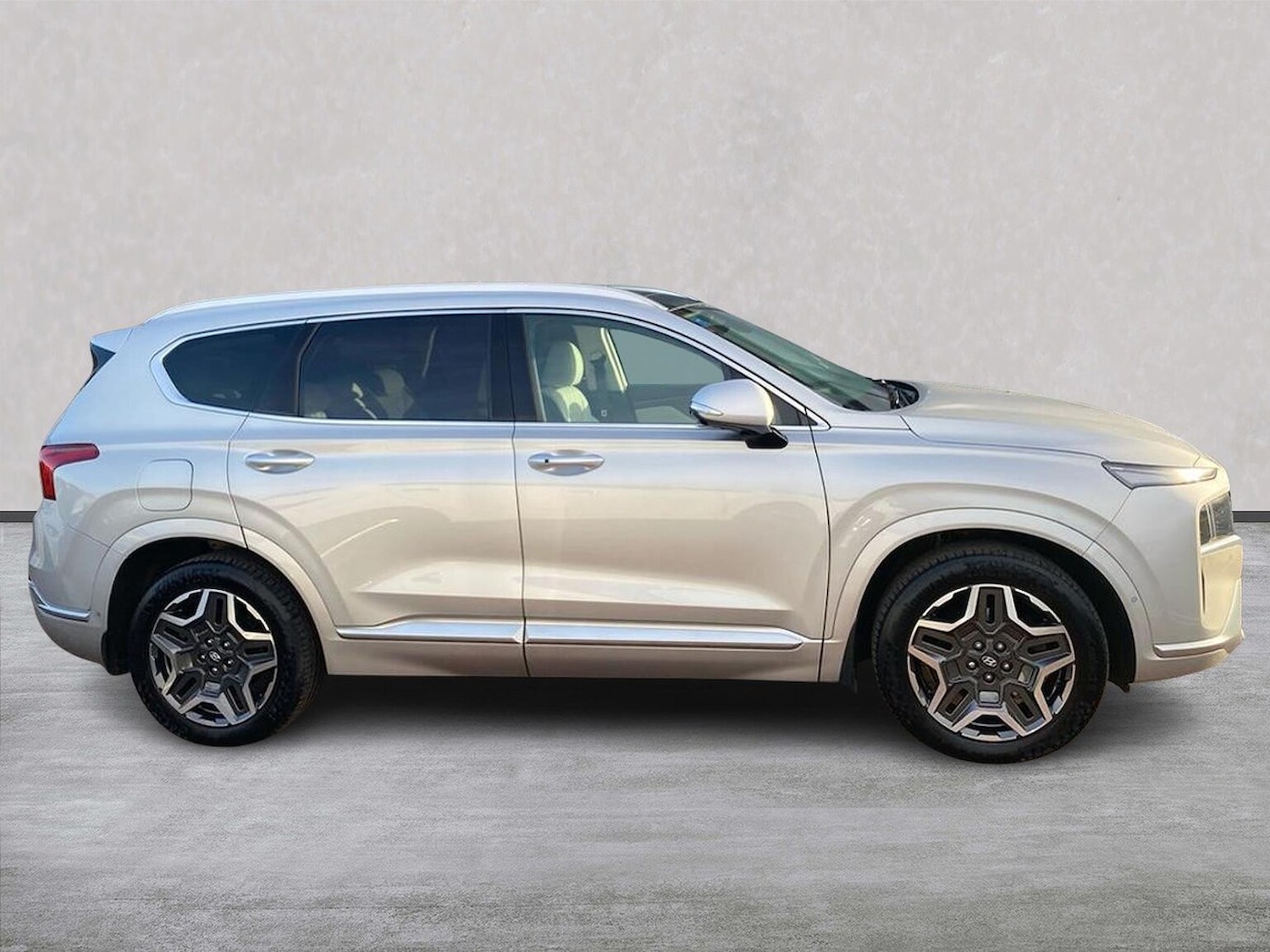 Used Hyundai Santa Fe 2021 for sale - 76352457: Photo 3