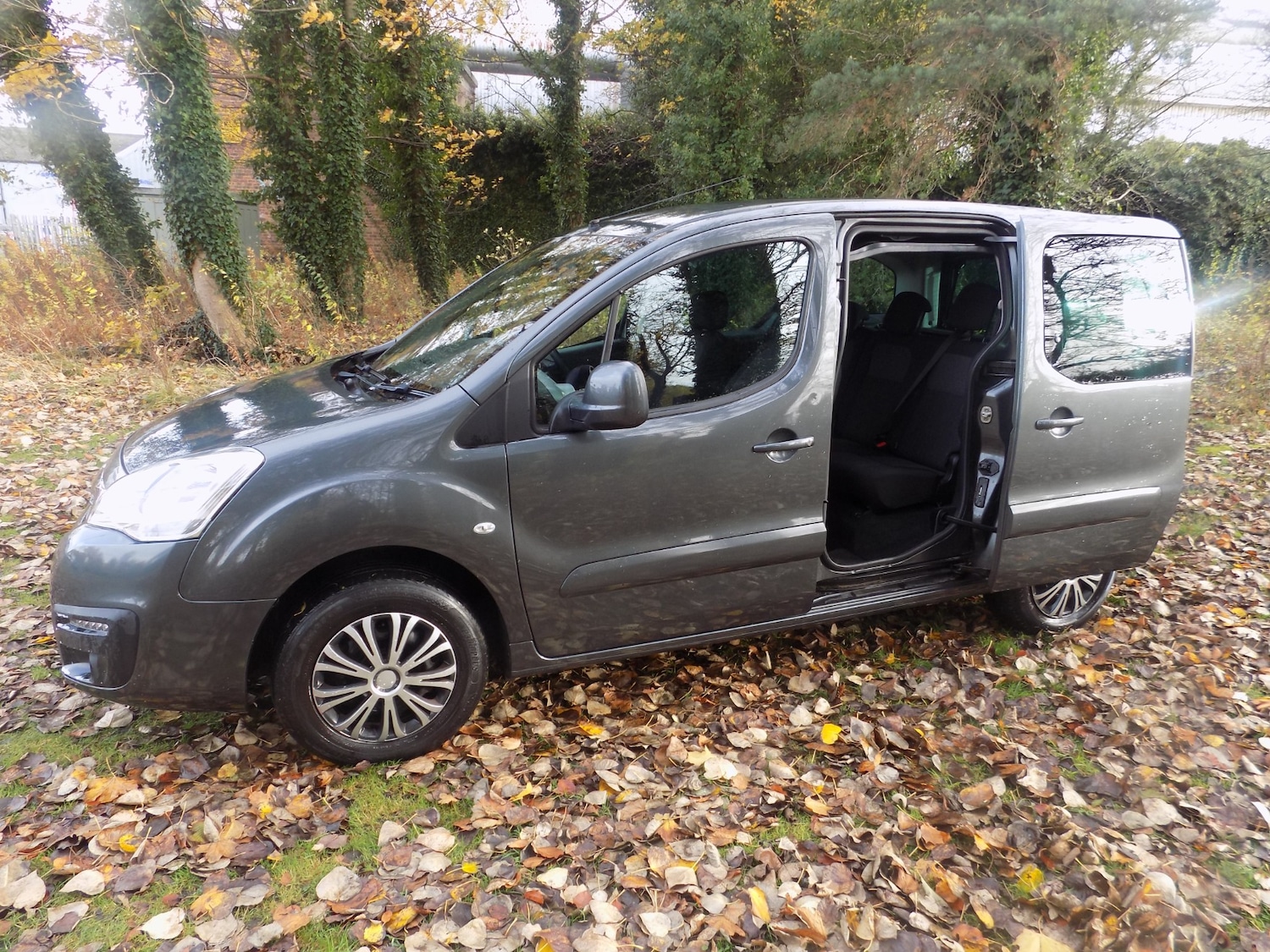 Used Peugeot Partner Tepee 2018 for sale - 76464020: Photo 24