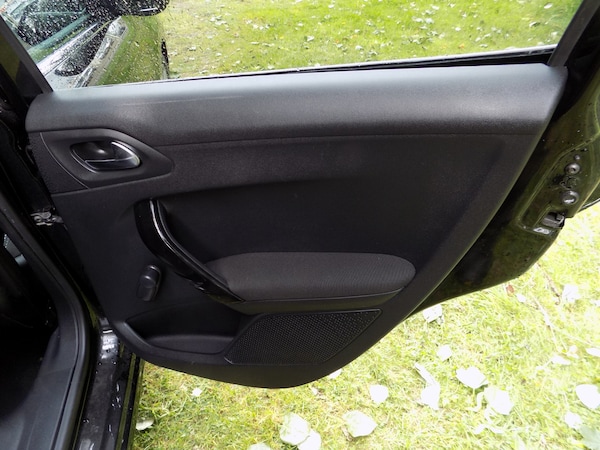 Used Peugeot 208 2015 for sale - 75501153: Photo 20